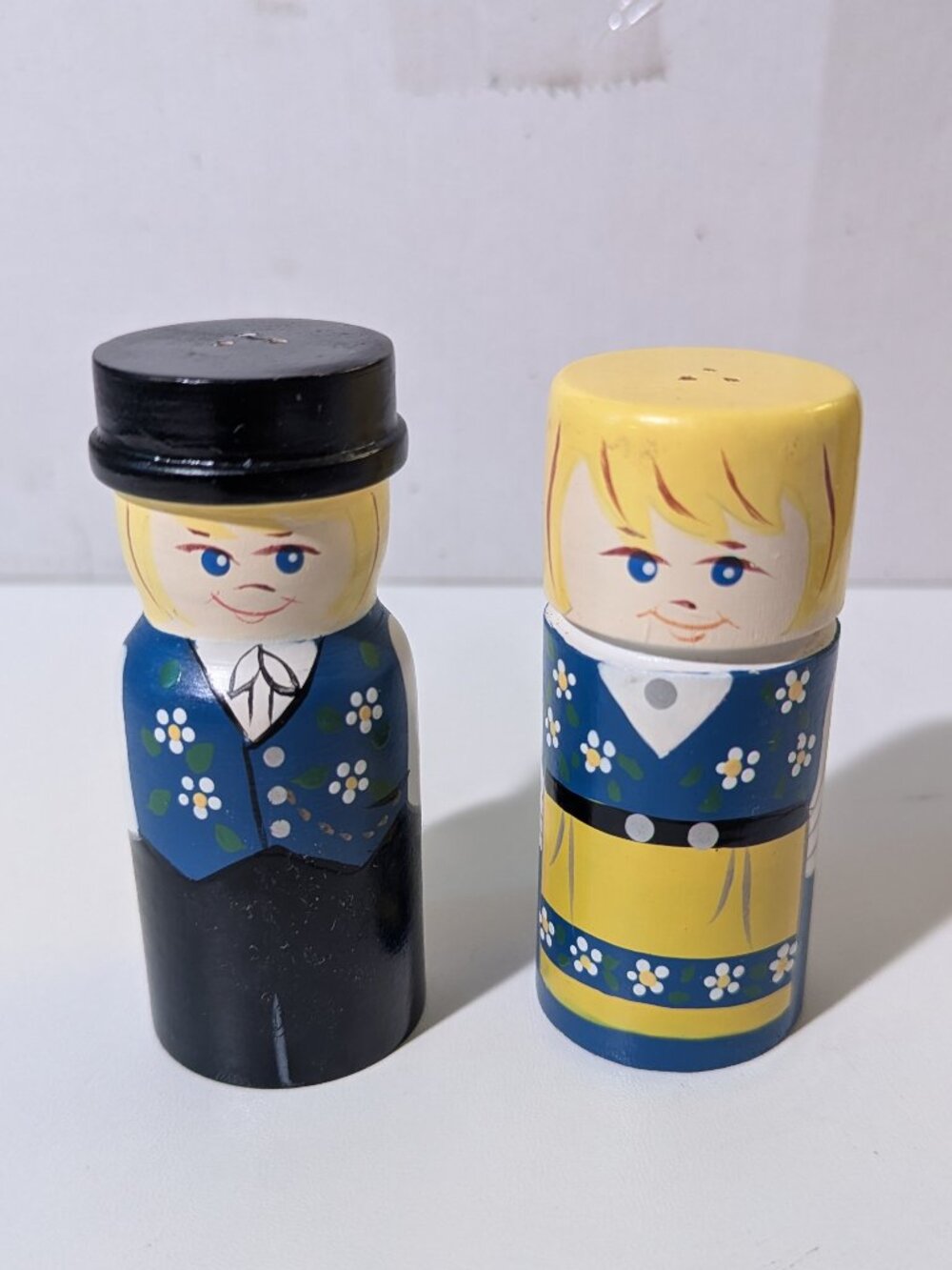 Vintage Aja Tra Scandinavian Folk Art Wooden Salt and Pepper Shakers